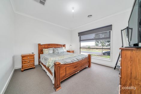 Property photo of 68 Bregman Esplanade Manor Lakes VIC 3024