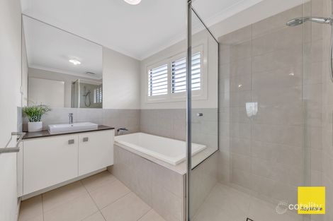 Property photo of 19 Beachside Crescent Point Cook VIC 3030