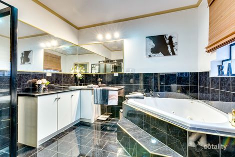 Property photo of 5 Hanslow Way Taylors Lakes VIC 3038