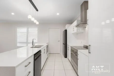 Property photo of 16 Byron Drive Jimboomba QLD 4280