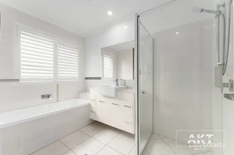 Property photo of 16 Byron Drive Jimboomba QLD 4280