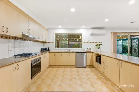 Property photo of 38 Jindabyne Avenue Taylors Hill VIC 3037