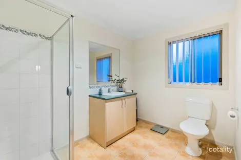 Property photo of 38 Jindabyne Avenue Taylors Hill VIC 3037