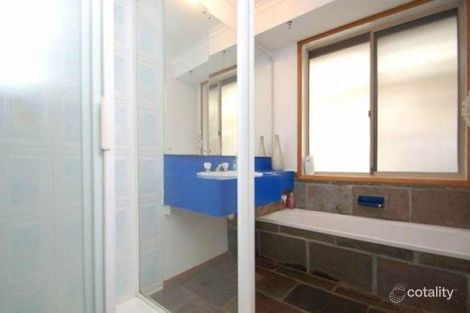 Property photo of 5 Webb Close Meadow Heights VIC 3048
