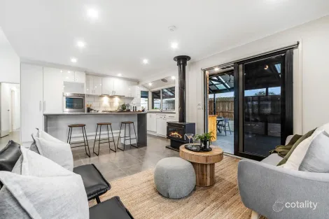 7 Josephina Ct, Carrum Downs, VIC 3201