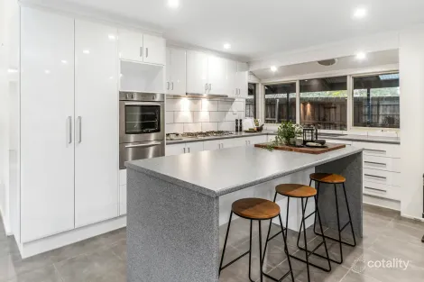 Property photo of 7 Josephina Court Carrum Downs VIC 3201