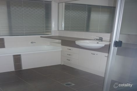 Property photo of 31 Pickering Place Upper Kedron QLD 4055