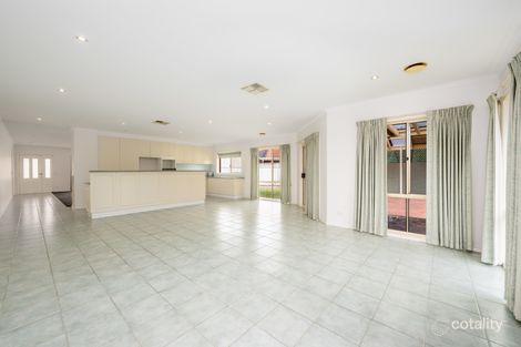 Property photo of 14 Protea Court Shepparton VIC 3630