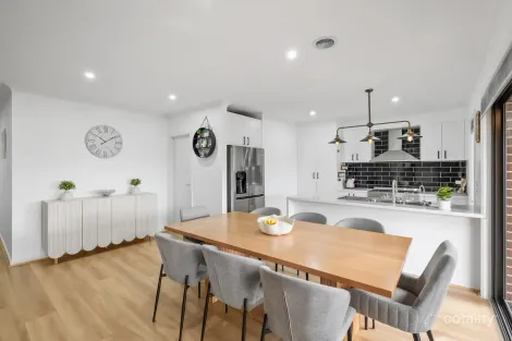 Property photo of 70 Gatestone Road Epping VIC 3076