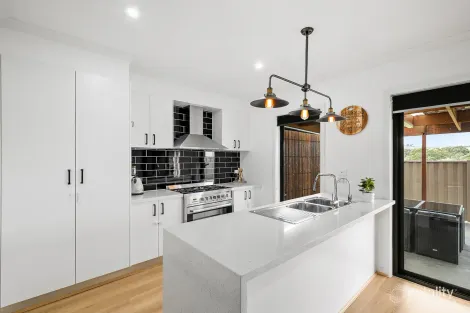 Property photo of 70 Gatestone Road Epping VIC 3076