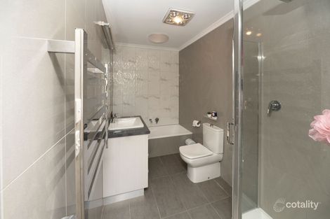 Property photo of 19 Mellor Grove Swan Hill VIC 3585