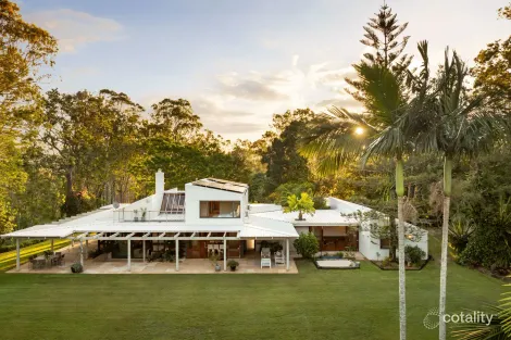 69 Deerhurst Rd, Brookfield, QLD 4069