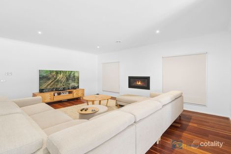 Property photo of 1 Erica Close Eynesbury VIC 3338