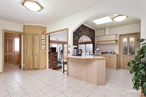 Property photo of 18 Hampshire Road Doncaster VIC 3108