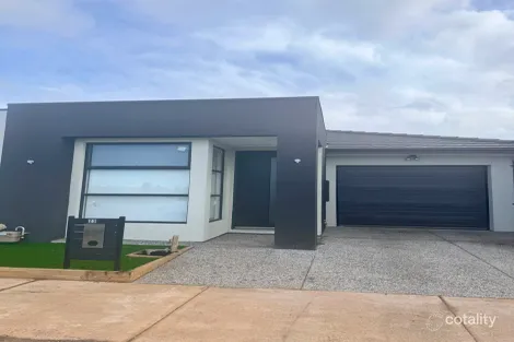 23 Garner Gr, Rockbank, VIC 3335