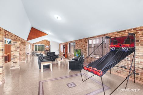 Property photo of 4 Albion Close Bossley Park NSW 2176