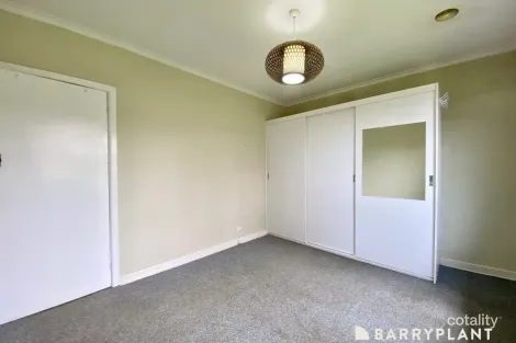 Property photo of 12 Bertram Street Drouin VIC 3818