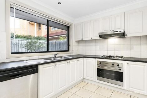 Property photo of 11 Gresswell Park Drive Watsonia VIC 3087