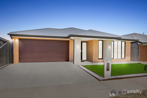 Property photo of 11 Wimbledon Boulevard Strathtulloh VIC 3338