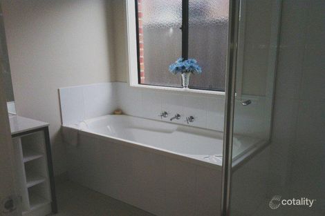 Property photo of 22 Nurture Avenue Cranbourne North VIC 3977