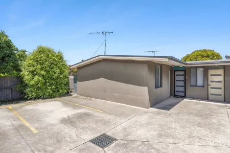 6/3 Kinnordy Ct, Hamlyn Heights, VIC 3215