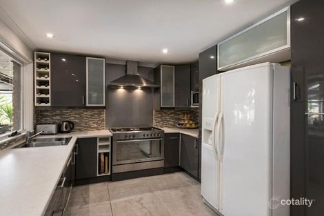 Property photo of 10 George Chudleigh Drive Hallam VIC 3803
