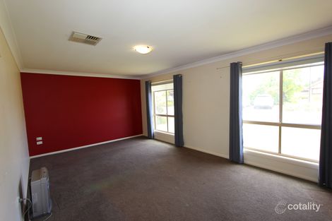 Property photo of 26 Girraween Mews Glenfield Park NSW 2650