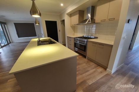 32 Sorrento Dr, Alfredton, VIC 3350