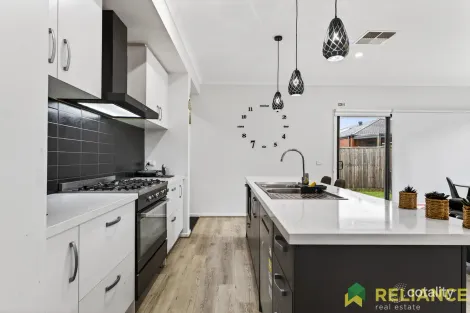 Property photo of 14 Samuel Road Weir Views VIC 3338