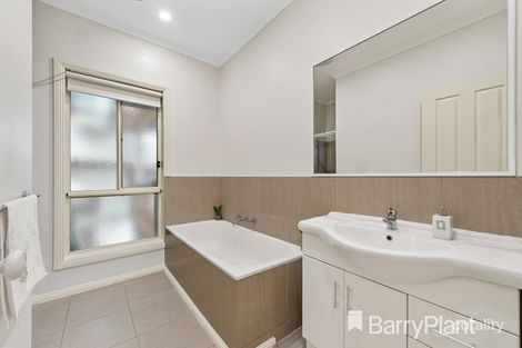 Property photo of 32 Harmony Drive Tarneit VIC 3029