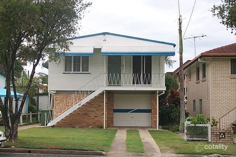 24 Blakeney St, Woody Point, QLD 4019