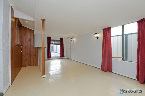 Property photo of 32 Selsdon Road Camillo WA 6111