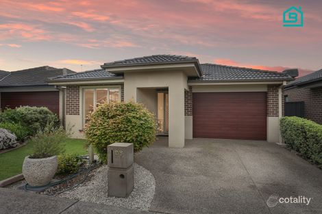 Property photo of 28 Chantenay Parade Cranbourne North VIC 3977