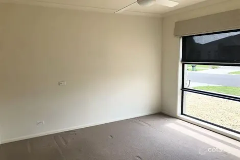 Property photo of 8 Georgetown Way Officer VIC 3809