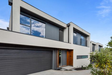 2/14 Fairway Rd, Doncaster, VIC 3108
