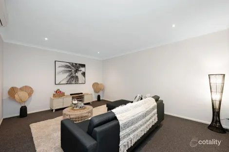 Property photo of 11 Waterfront Parade Idalia QLD 4811
