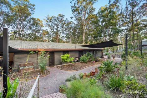 Property photo of 10 Thomas Court Cashmere QLD 4500