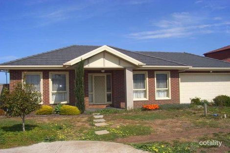 Property photo of 28 Jindabyne Avenue Taylors Hill VIC 3037