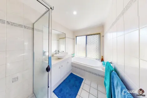 Property photo of 2 Audrey Avenue Helensvale QLD 4212
