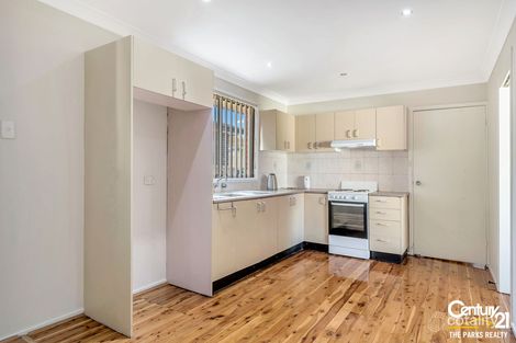 Property photo of 6 Comberford Close Prairiewood NSW 2176