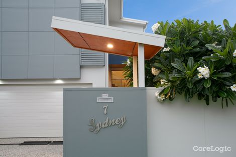 Property photo of 7 Sydney Street Labrador QLD 4215