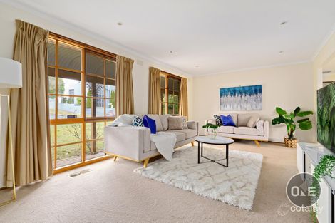 Property photo of 1 Stayner Court Glen Waverley VIC 3150