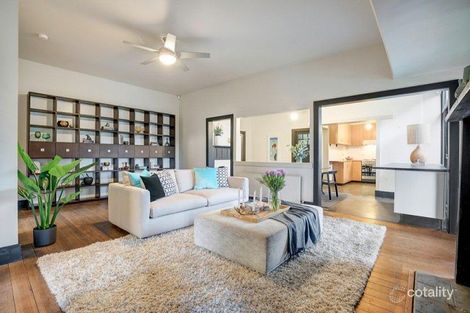 Property photo of 18 Rockbeare Grove Ivanhoe VIC 3079