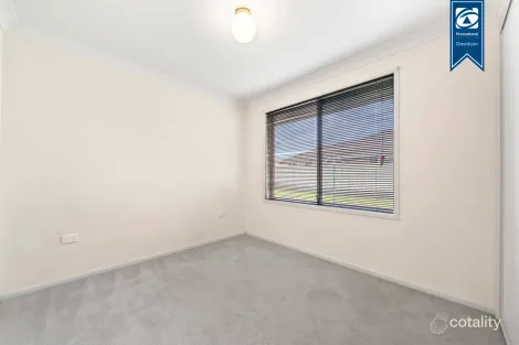 Property photo of 26 Gracemere Court Wattle Grove NSW 2173