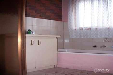 Property photo of 38 Eddie Street St Albans VIC 3021