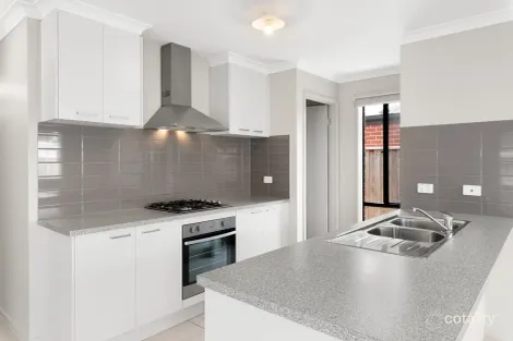 Property photo of 36 Toyon Road Kalkallo VIC 3064