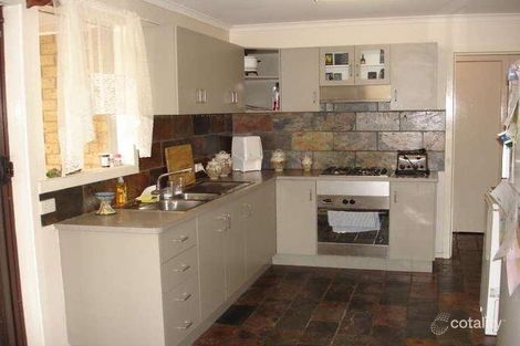 Property photo of 2 Jacaranda Court Werribee VIC 3030