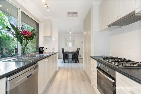 Property photo of 10 Hill Court Warranwood VIC 3134