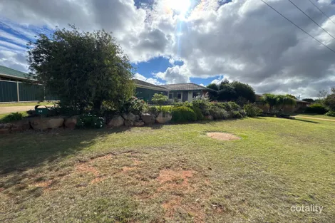 Property photo of 15 Windsor Circle Kingaroy QLD 4610