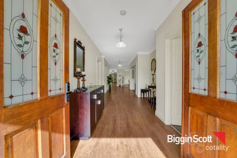 Property photo of 33 Rupertswood Drive Brookfield VIC 3338